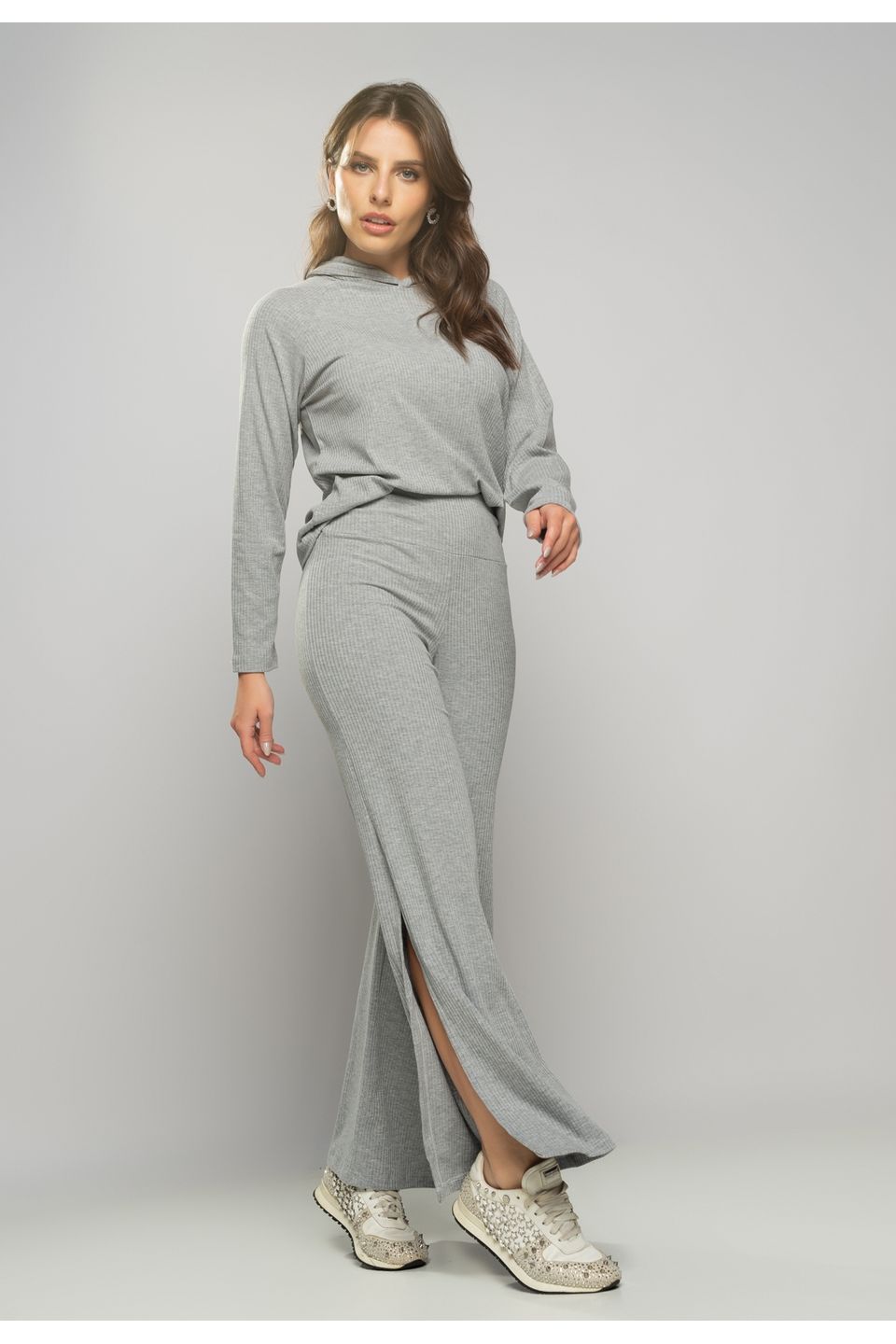 Calça flare Cintura alta  Flared pants outfit, Grey flare pants outfit,  Outfits